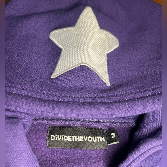 Divide The Youth Zip Up - Picture 2 of 8